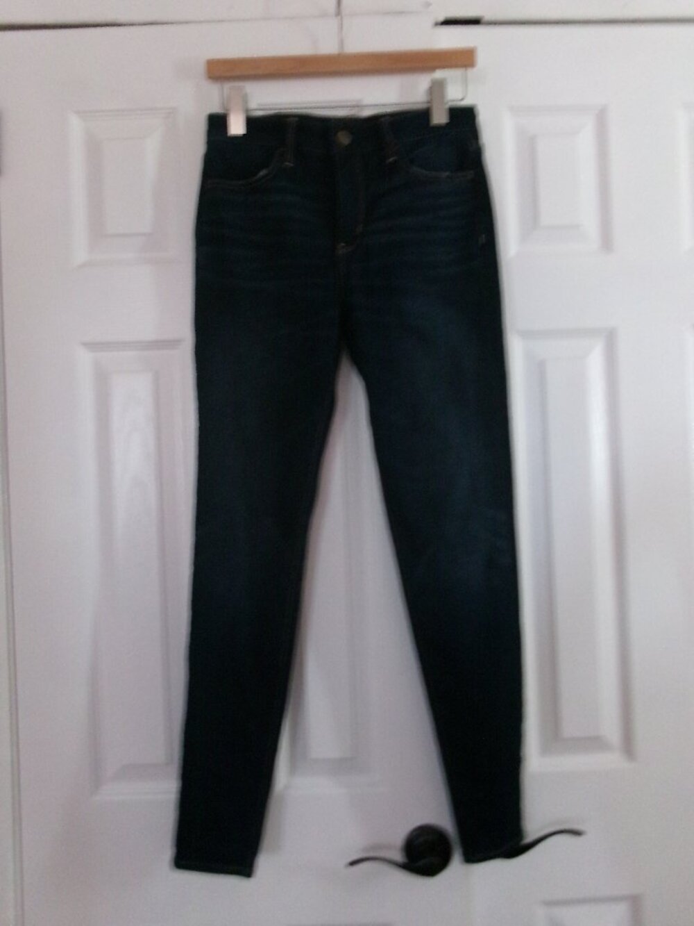 AMERICAN EAGLE HIGH RISE JEANS